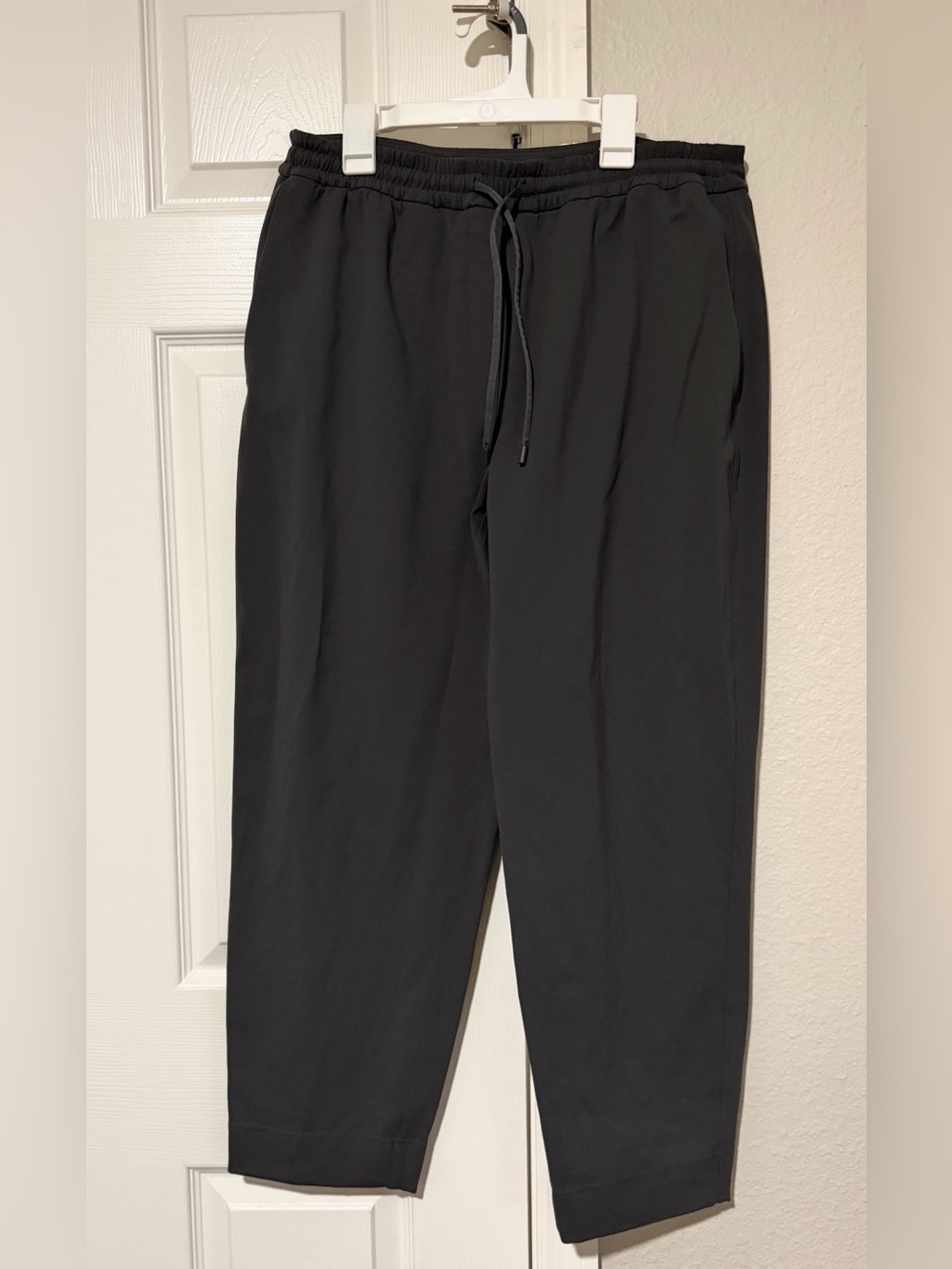 Lululemon Tapered Leg Mid Rise Luxtreme Pants Large Black Drawstring